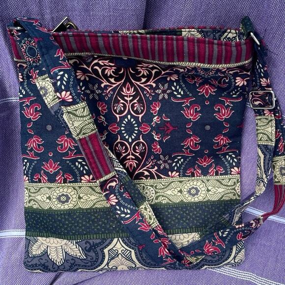 Boho Quilt Fabric Purse Lightweight, Crossbody Zipper Closures Navy Red Green - Picture 1 of 4